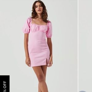 Size M pink Astr dress. New with tags never been worn.